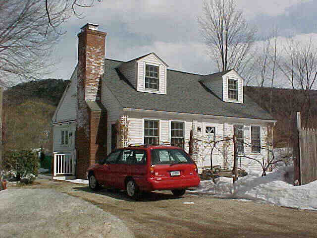 Building photograph for 5 COBBLE ROAD